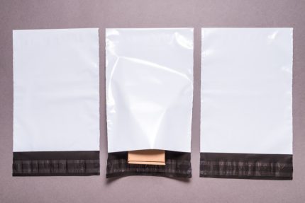 100 buc plic punga curierat 500x700 + 50mm, 60 my, reciclat 100%